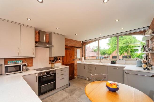 BREAKFAST KITCHEN