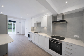 40a, Rectory Grove, London SW4 0EB