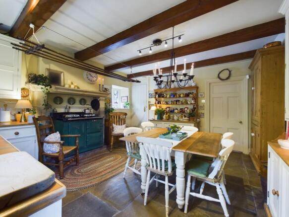 7 bed Detached for sale Image 7