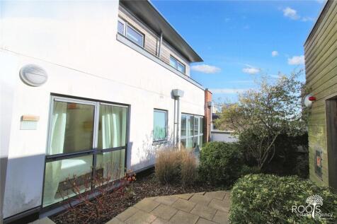 Parkway, Newbury, Berkshire, RG14