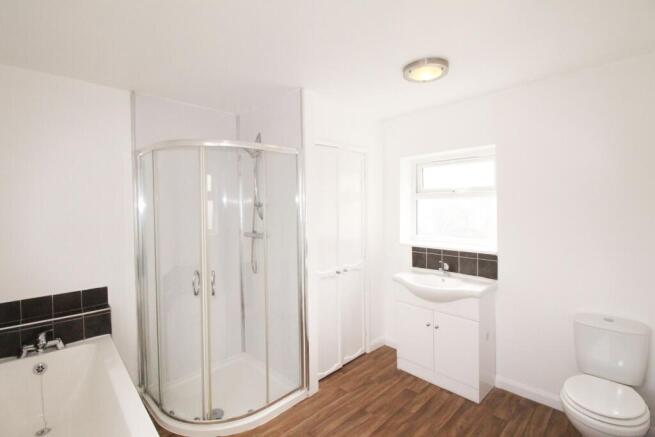 2 bed Terraced to rent Image 12