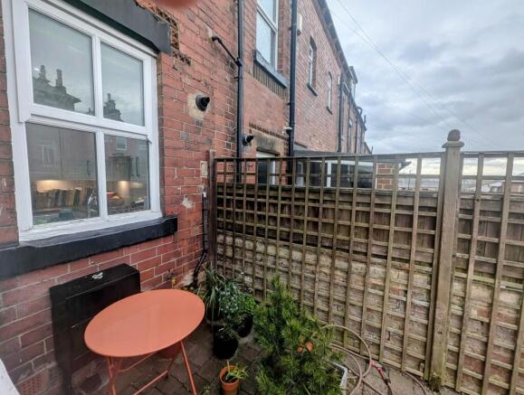 3 bed Terraced to rent Image 7