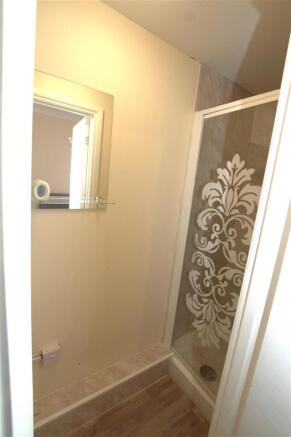 1 bed Terraced to rent Image 12