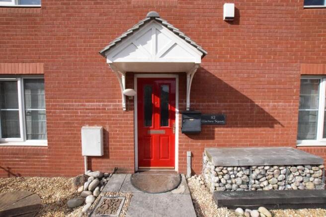 Entrance & Front Garden