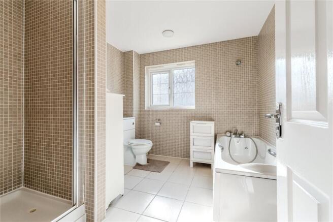 6 bed Detached for sale Image 7