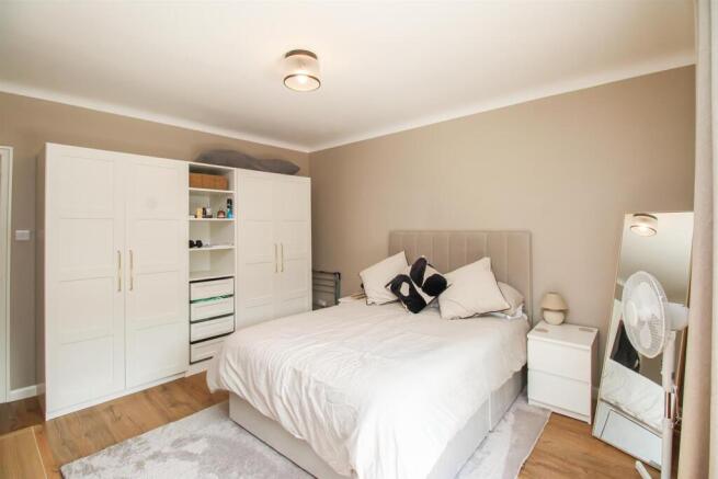 2 bed Semi-Detached Bungalow for sale Image 7