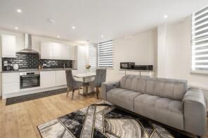 Flat 18, 186 188 Radley House, High Street, Slough SL1 1HE