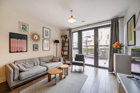 Harford Street, London, E1
