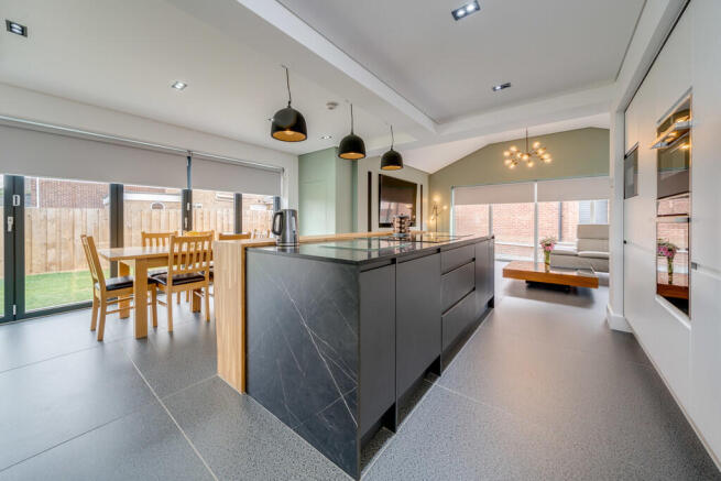3 bed Detached for sale Image 5