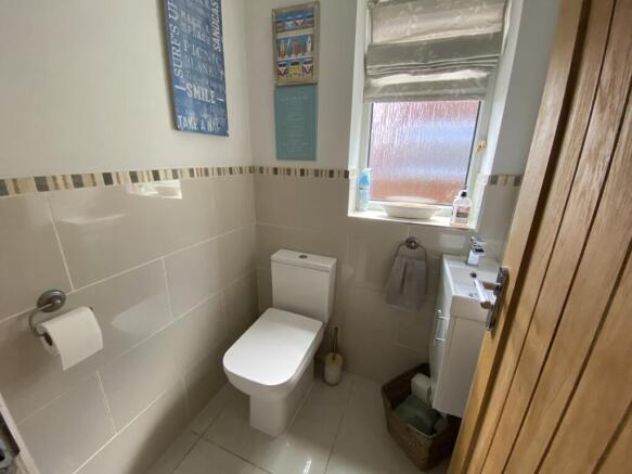 Cloakroom/wc