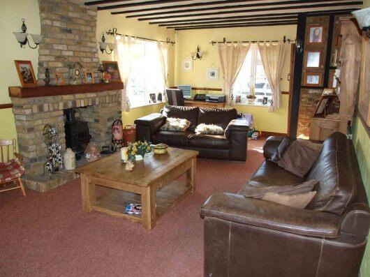 Sitting Room 2-2
