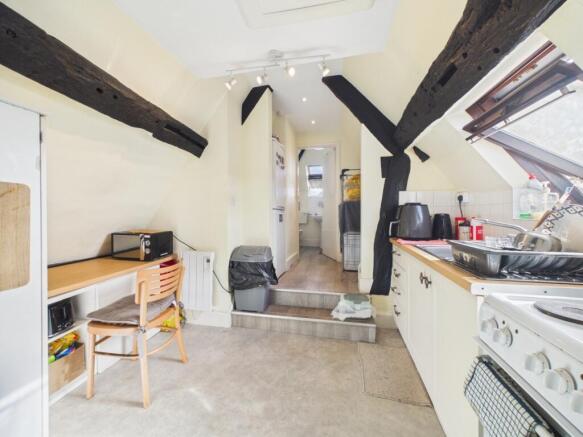 CAM01791G0-PR0221-STILL008