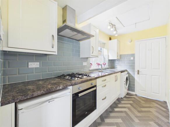 1 bed Semi-Detached Bungalow for sale Image 4