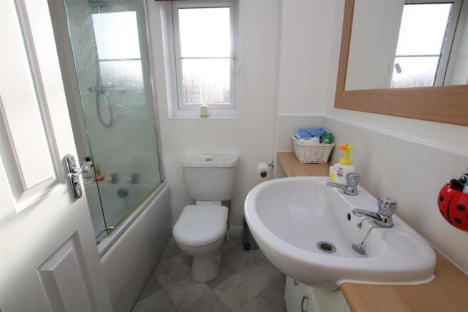 Bathroom.JPG