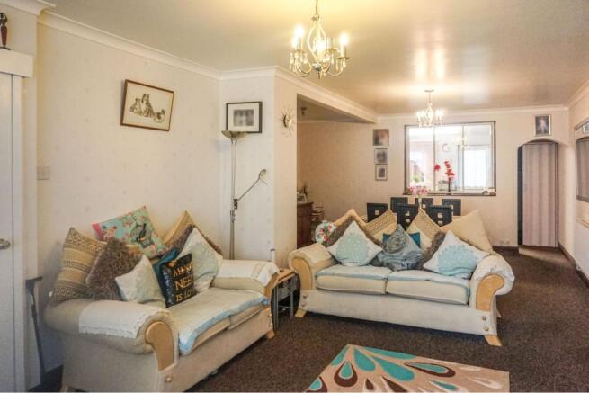 Lounge/Dining Room
