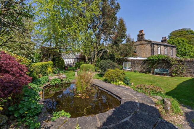 5 bed Detached for sale Image 12