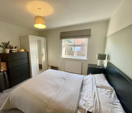 13. Master bedrom