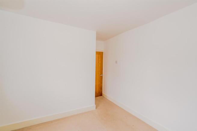 Green Rock Lane, Walsall, WS3 1NQ-19.jpg