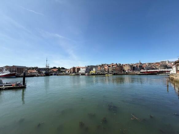 5 bed Apartment for sale Image 8