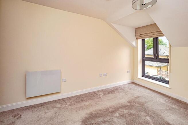2 bed Flat for sale Image 12