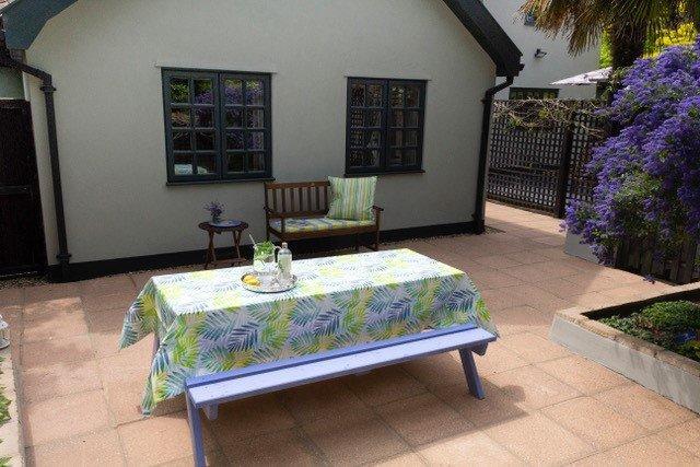 Cottage Terrace