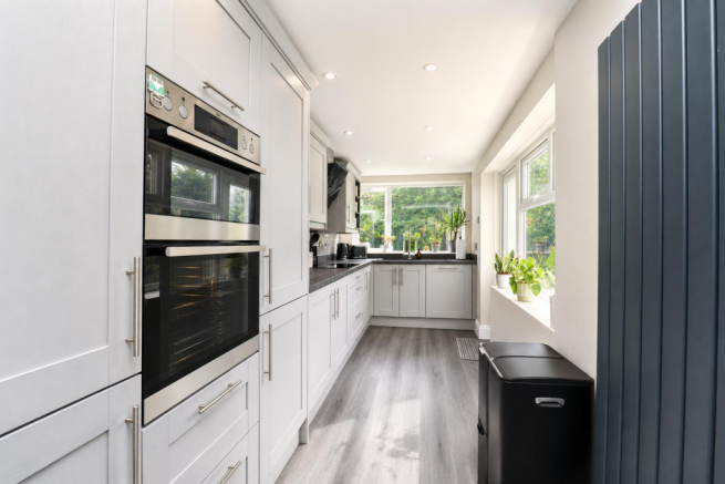 3 bed Semi-Detached for sale Image 6