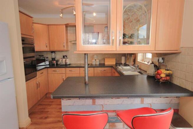 LIVING/ DINING/ KITC
