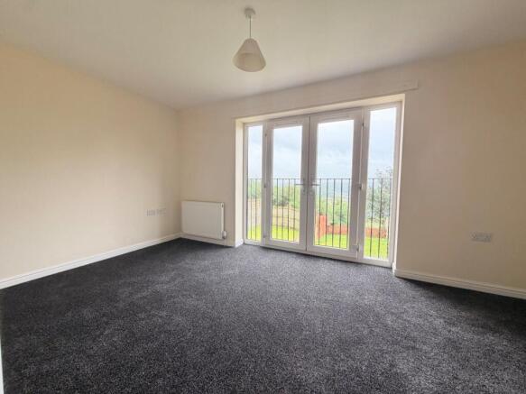 5 bed House to rent Image 10