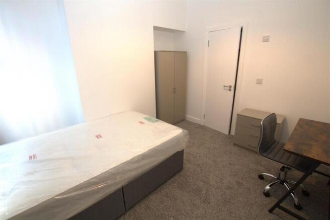 5 bed Terraced to rent Image 9