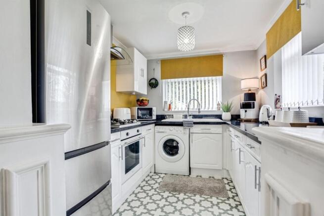 2 bed Terraced for sale Image 8