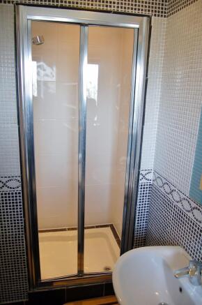 Ensuite shower