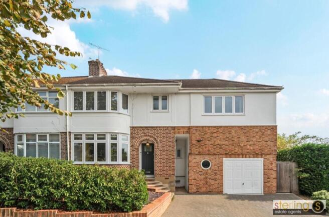 4-bed house on Dell Field Avenue, Berkhamsted, £1,000,000