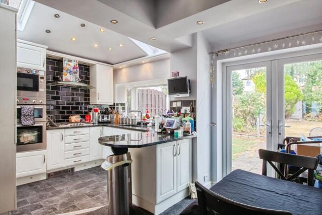 3 bed Semi-Detached for sale Image 8