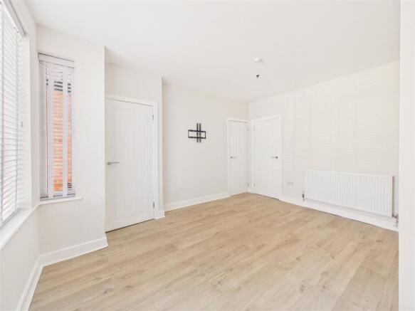 3 bed Terraced for sale Image 6