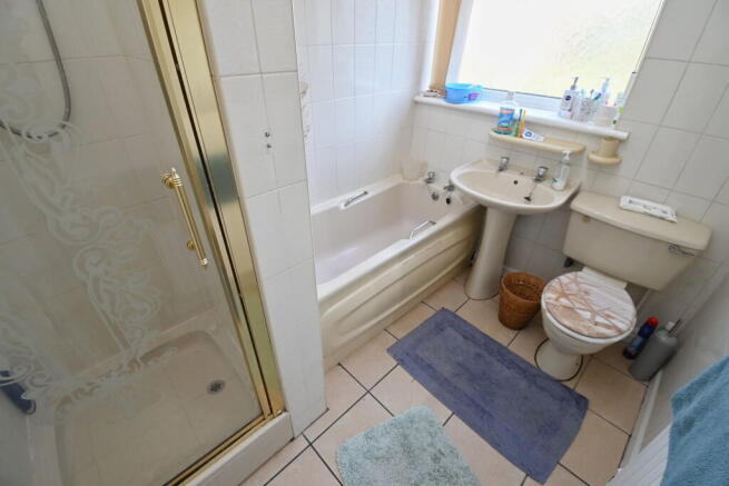 3 bed Semi-Detached for sale Image 8