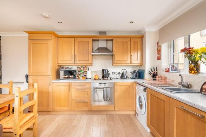 Kitchen & Din...
