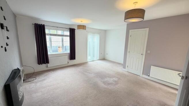 3 bed Town House for sale Image 6