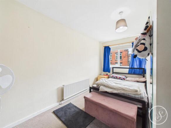 4 bed Terraced for sale Image 9