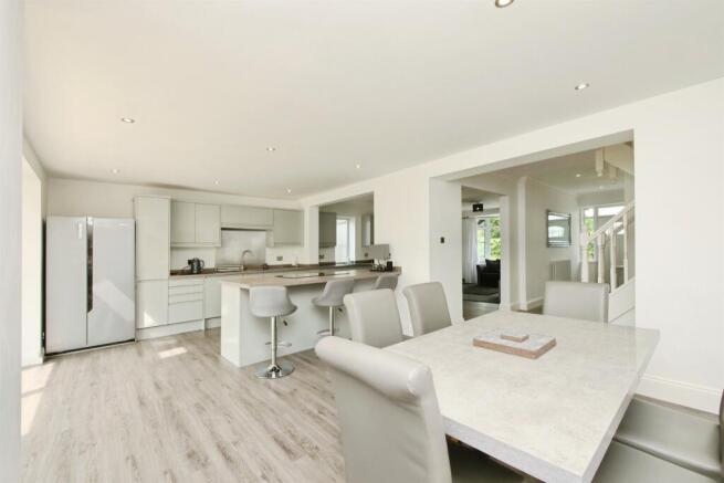 5 bed Detached Bungalow for sale Image 5