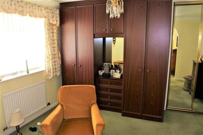 DRESSING ROOM/BEDROOM 4
