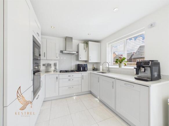 4 bed Detached for sale Image 5