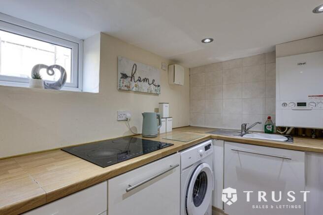 2 bed Terraced for sale Image 6