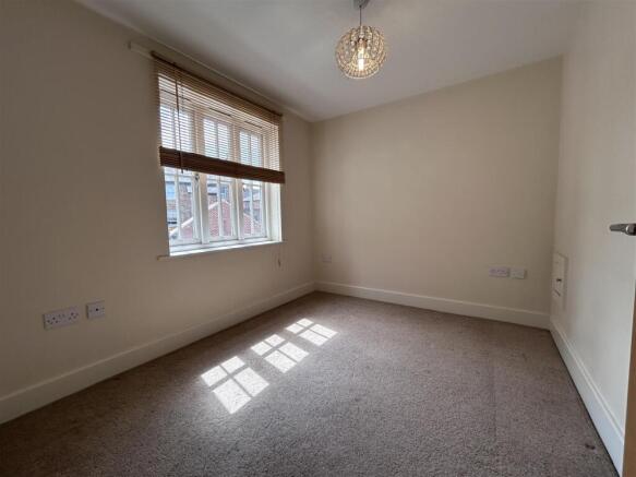2 bed Apartment for sale Image 8