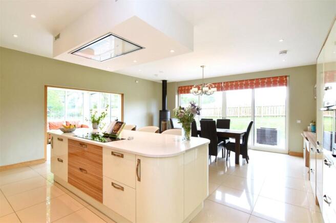 Dining/Kitchen