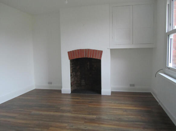 3 bed Terraced to rent Image 5