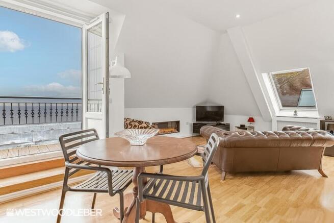 Frinton_6-upscale...