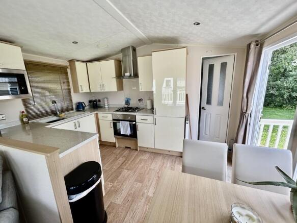 Essex Road, Hoddesdon photo 4