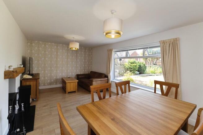 3 bed Semi-Detached for sale Image 12