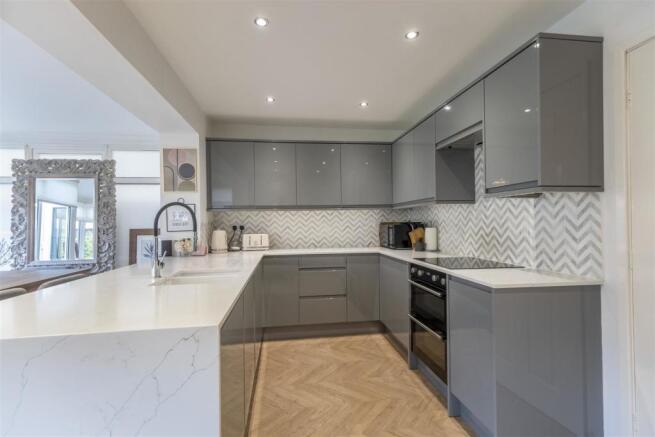 3 Tealby Close-002.JPG