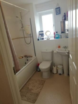 Family Bathroom.jpg